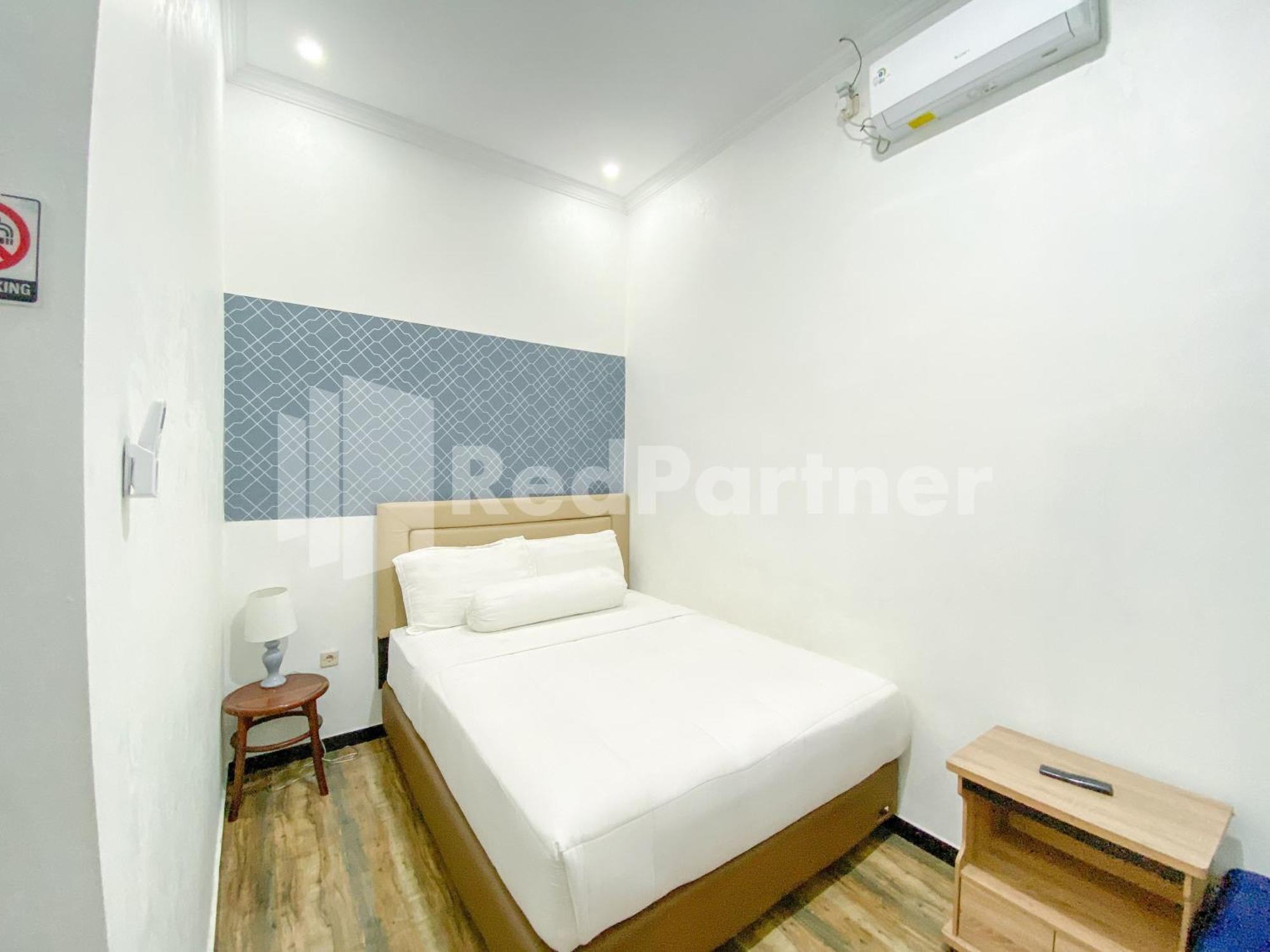 Отель House N Coffee 55 Temanggung Redpartner Экстерьер фото