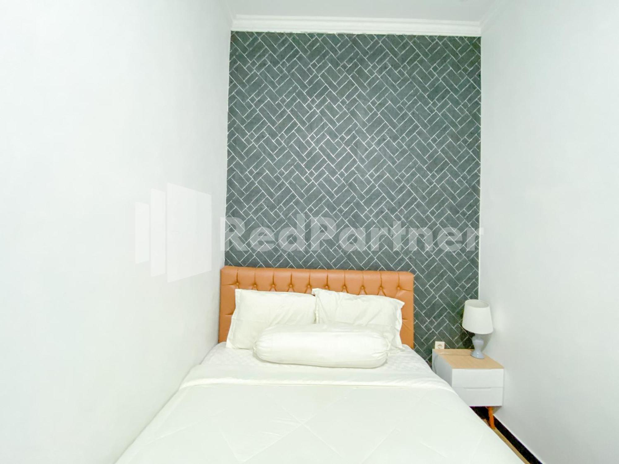 Отель House N Coffee 55 Temanggung Redpartner Экстерьер фото