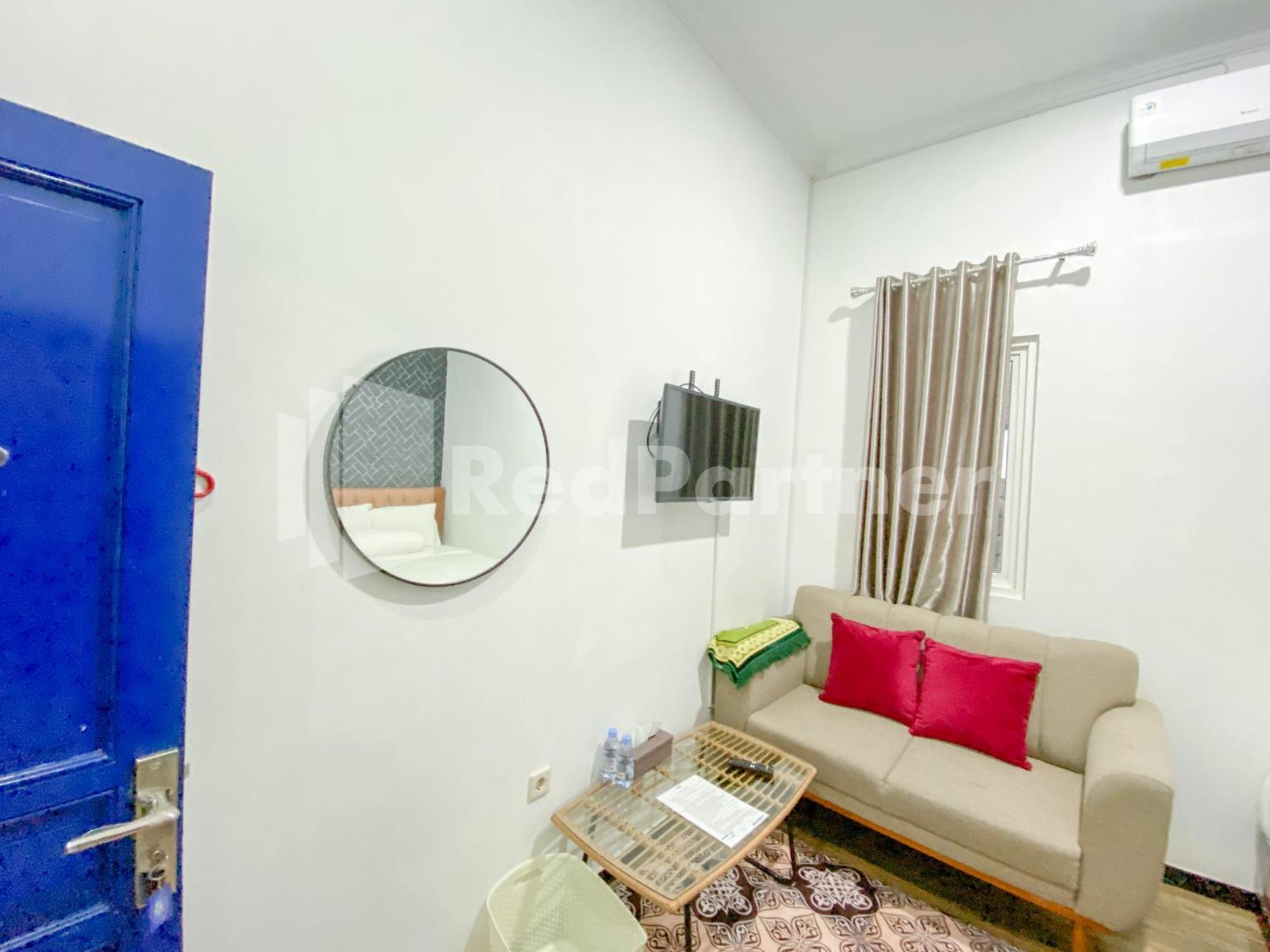 Отель House N Coffee 55 Temanggung Redpartner Экстерьер фото