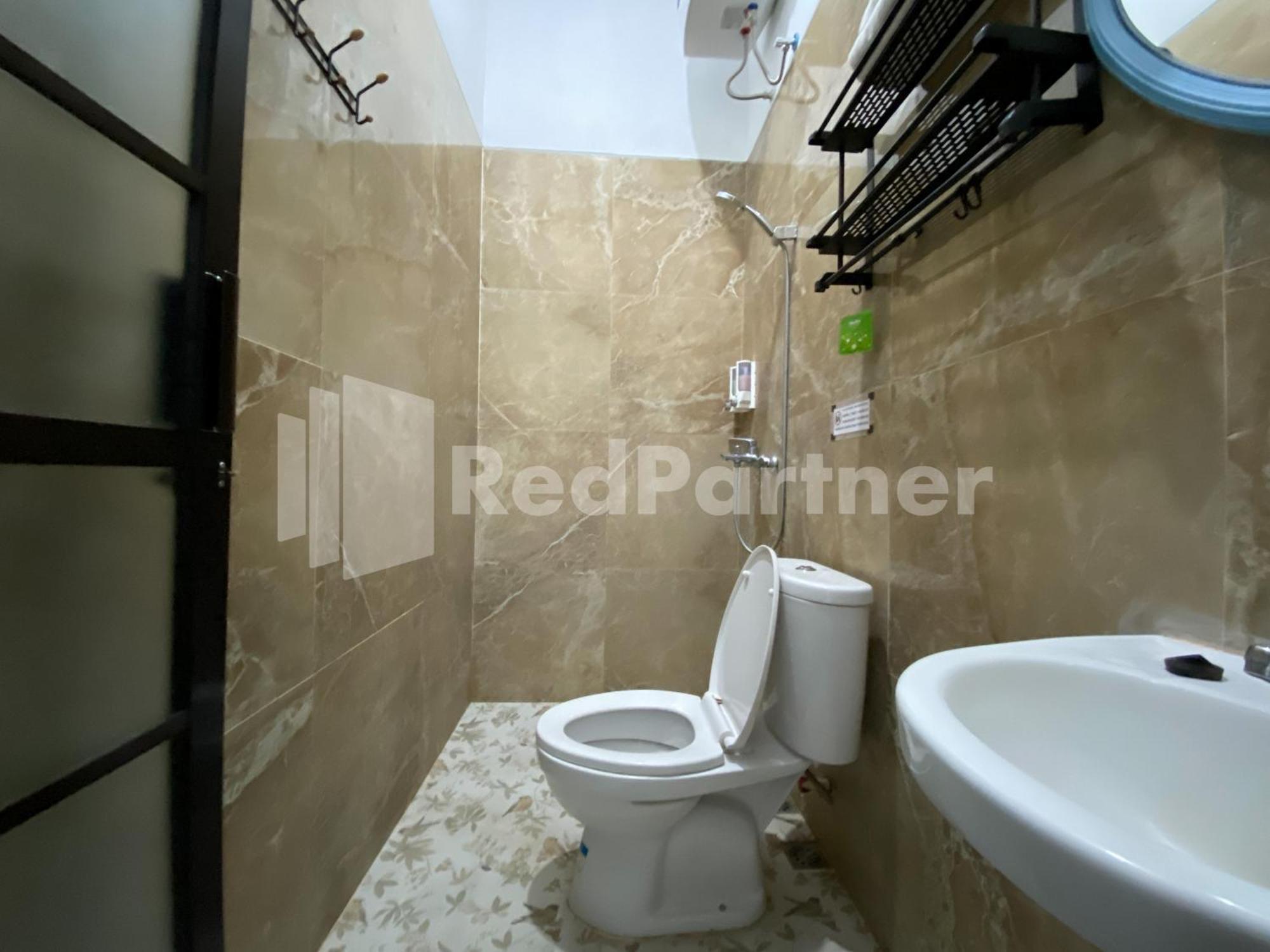 Отель House N Coffee 55 Temanggung Redpartner Экстерьер фото